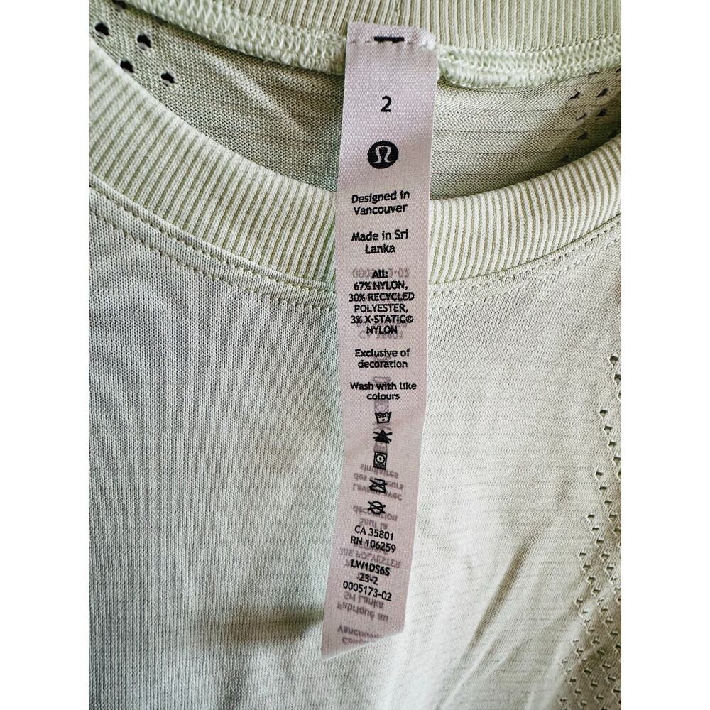 Lululemon Womens Mint Green Stretch Relaxed Fit Train To Be Tank Tops Size 2 NWT - Picture 3 of 4